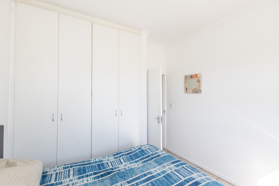 2 Bedroom Property for Sale in Uitzicht Western Cape